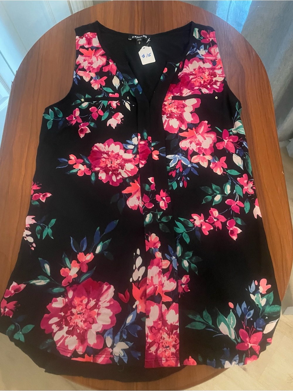 Express Black Floral V-Neck Sleeveless Top - Picture 1 of 1